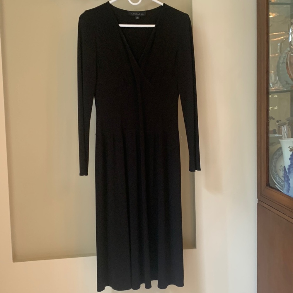 Adriana, size 6, pre worn long sleeve dress - Picture 1 of 6